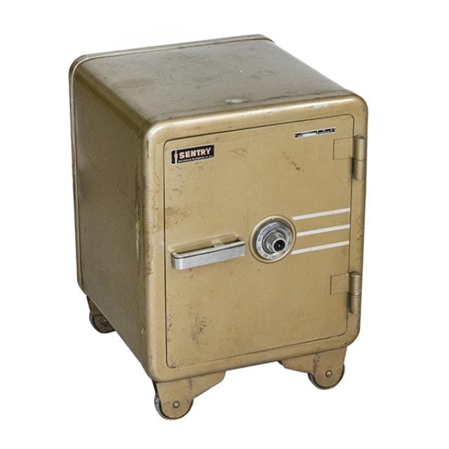 SAFE-Vintage Sentry Gold Office Safe W/Combonation Lock