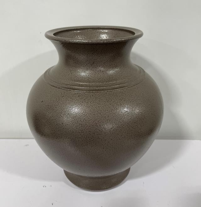 VASE-Round Brown Matte Glaze