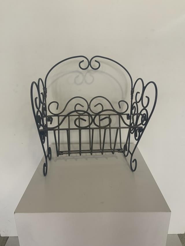 MAGAZINE RACK-Metal V Shaped