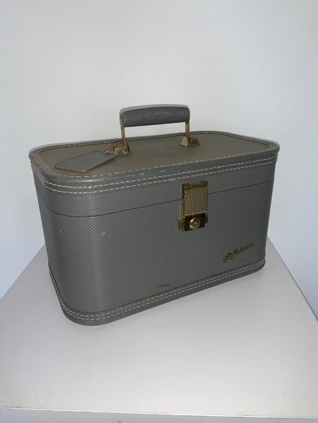 MAKE UP CASE-Vintage Lady Baltimore Light Blue Cosmetic Case