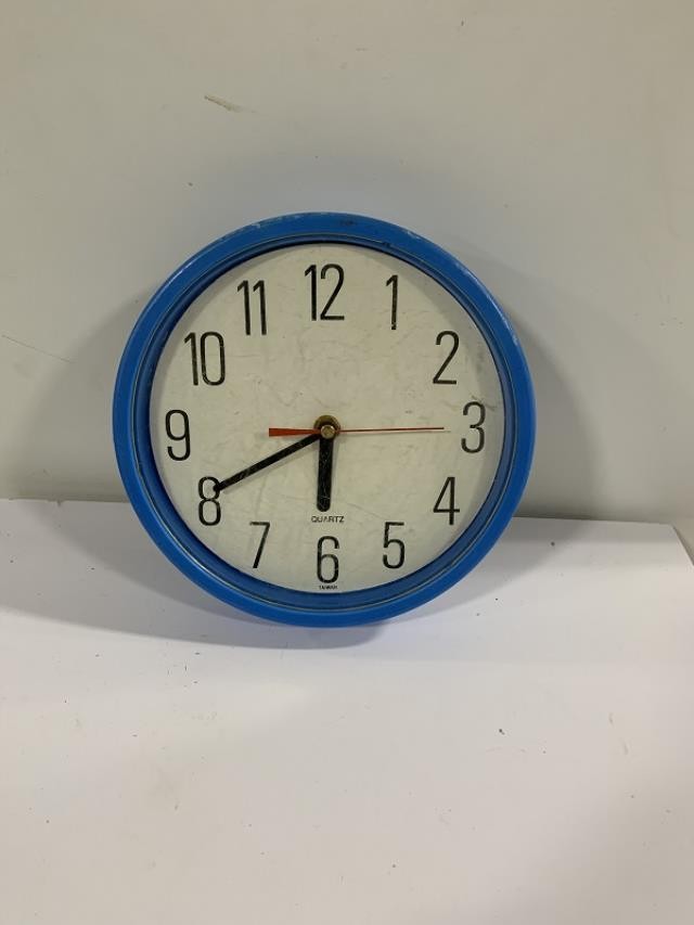 CLOCK-Blue Quartz Wall Clock