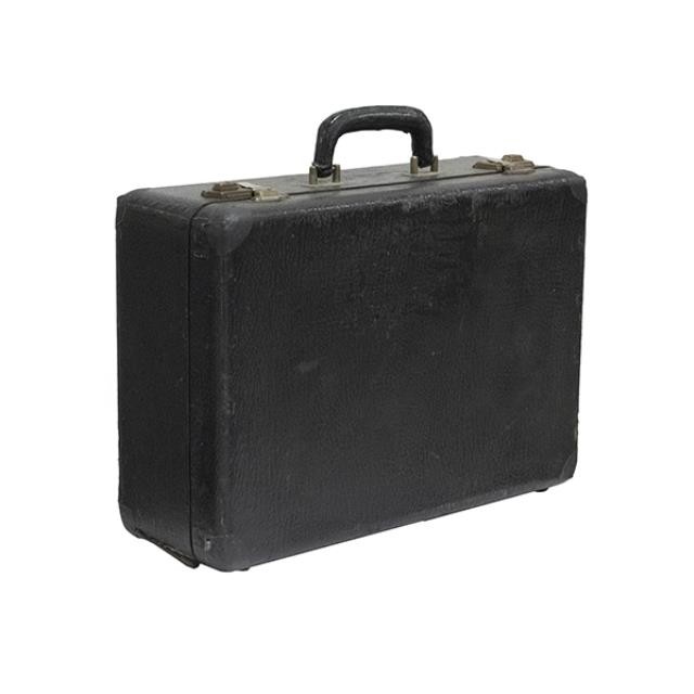 VINTAGE BLACK LEATHER BRIEFCASE