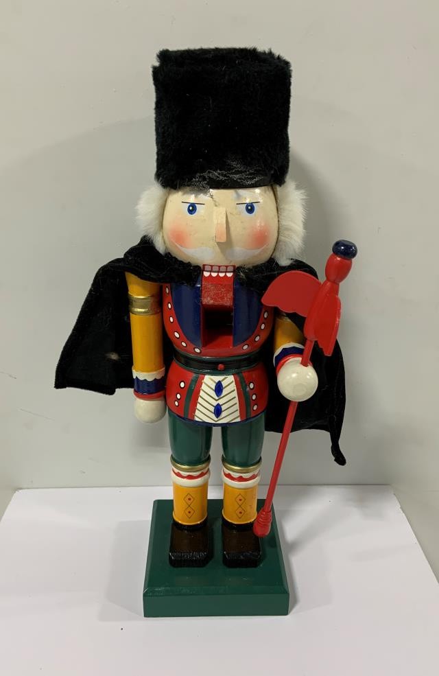 HOLIDAY NUTCRACKER-TAll Black Hat & Cape