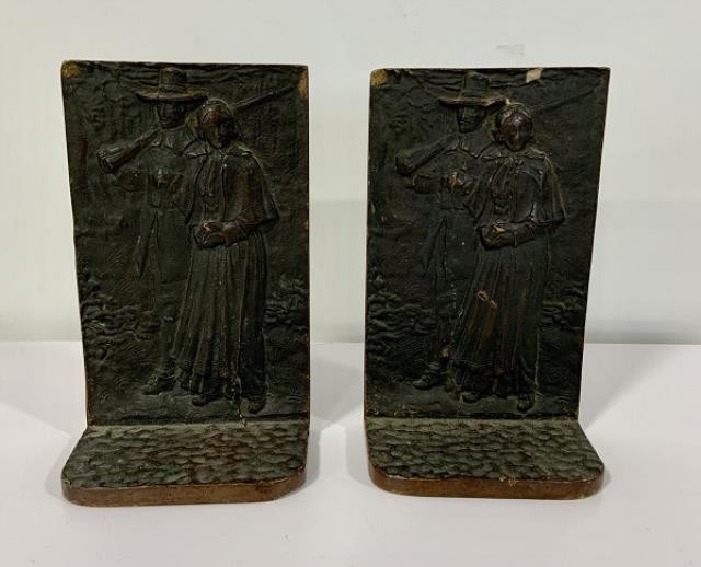 BOOKEND-Cast Iron Pilgrim Couple (Pair)