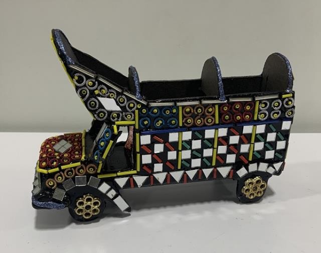 FIGURINE-Decorated Indian Bus