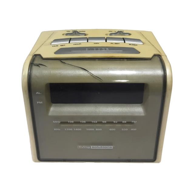 CLOCK RADIO-Living Solutions AM/FM Cube Clock Radio