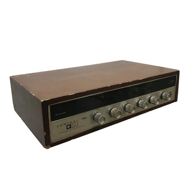 RADIO-Vintage Admiral AM/FM Stereo