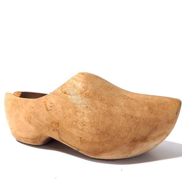 FIGURINE-Wooden Dutch Shoe