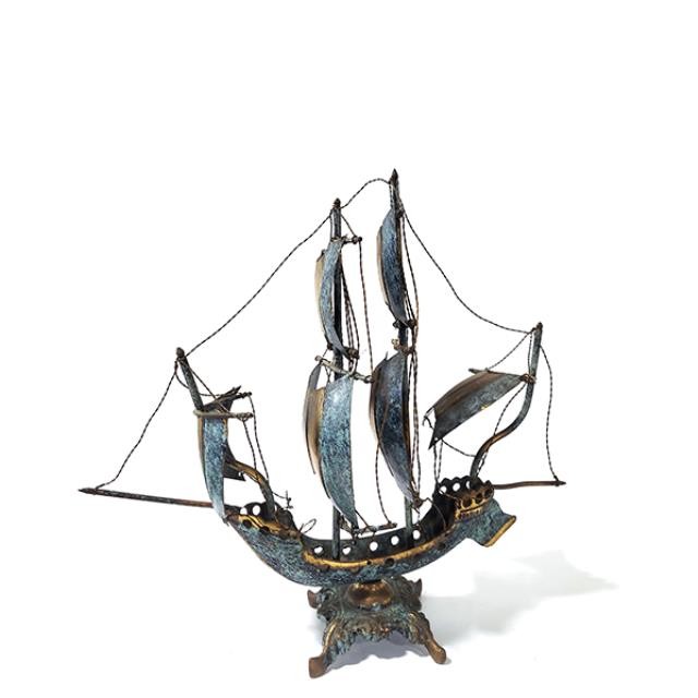 MODEL-Golden Tarnished Metal Ship