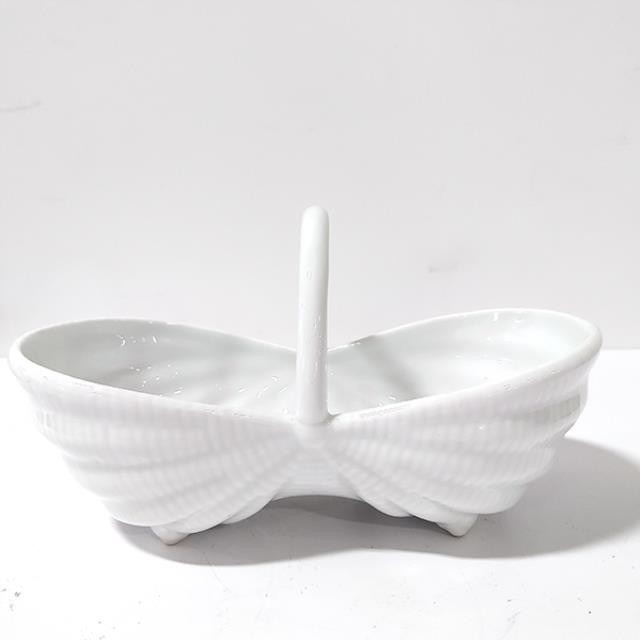 FIGURINE-White Porcelain Basket