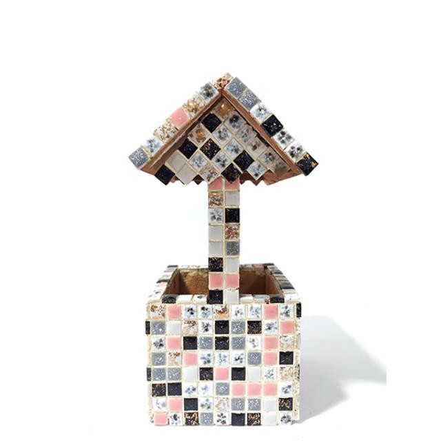 FIGURINE-Wishing Well w/Mosaic Tiles