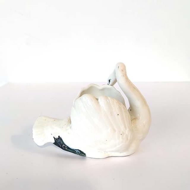 FIGURINE-White Swan w/Head on Side