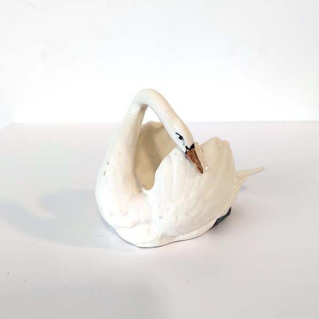 FIGURINE-White Swan w/Head on Side