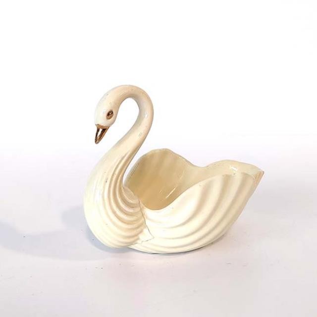 FIGURINE-Off-White Swan w/Gold Eyes & Nose