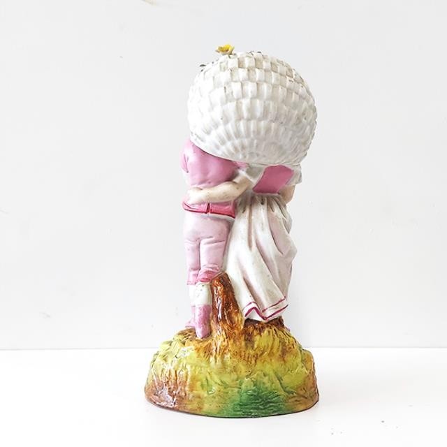 FIGURINE-Boy & Girl Dressed in Pink w/Basket on Heads