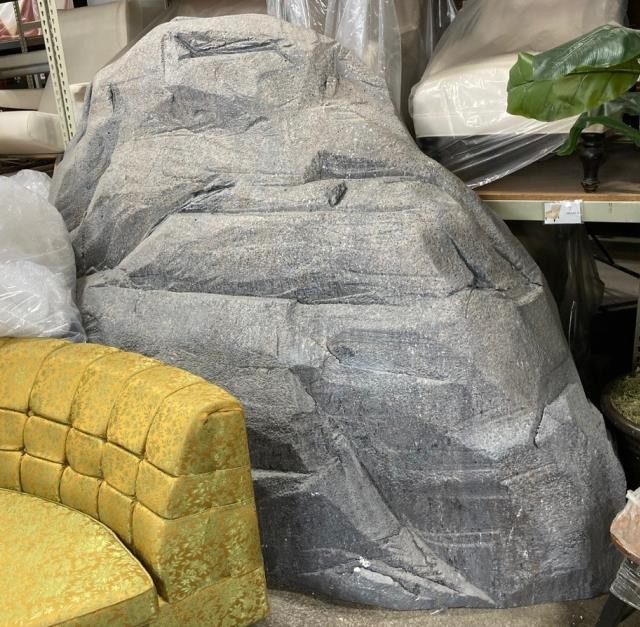 Faux Boulder-XL Rock