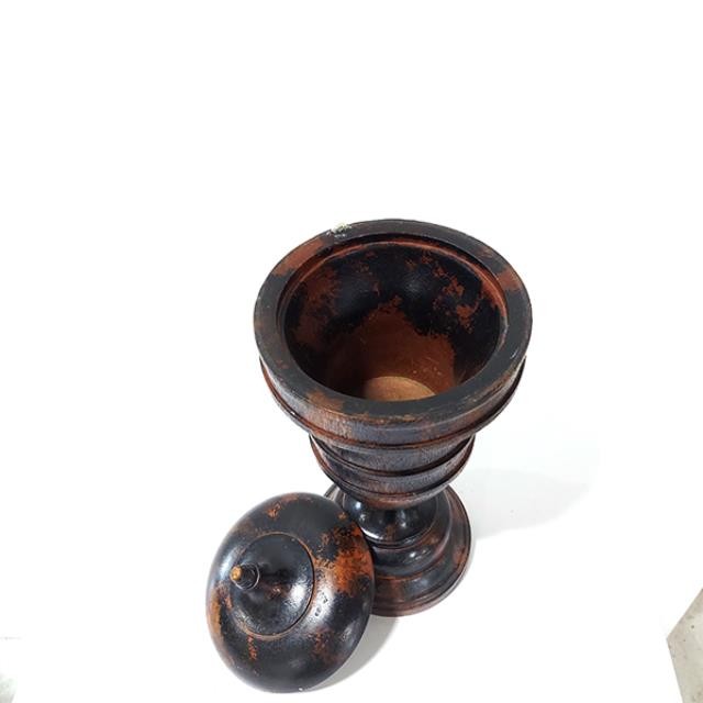 URN-Distressed Brown/Black Urn w/Lid