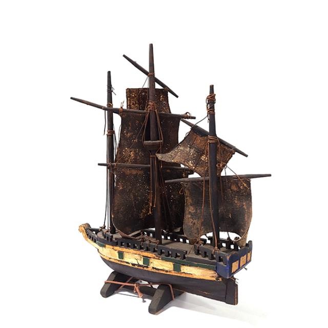 SHIP MODEL-Distressed Green Siding w/7 Sails