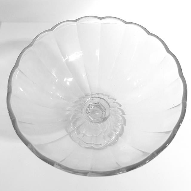 CANDY DISH-Shell Shaped Dish w/Scalloped Edge