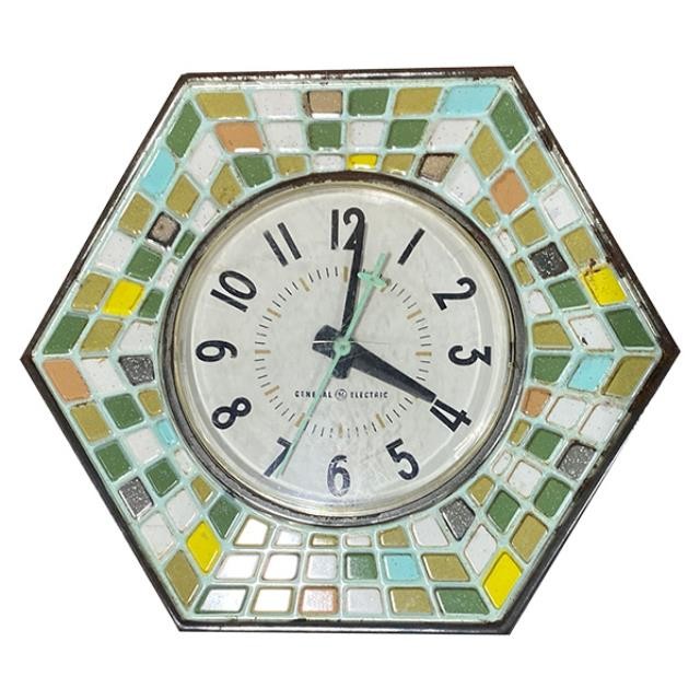 WALL CLOCK-Vintage G.E. Green/Yellow/Beige Faux Mosaic Pattern