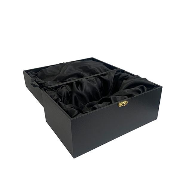 (52410682)BOX w|LID-Black Box w|Gold Latch Lock