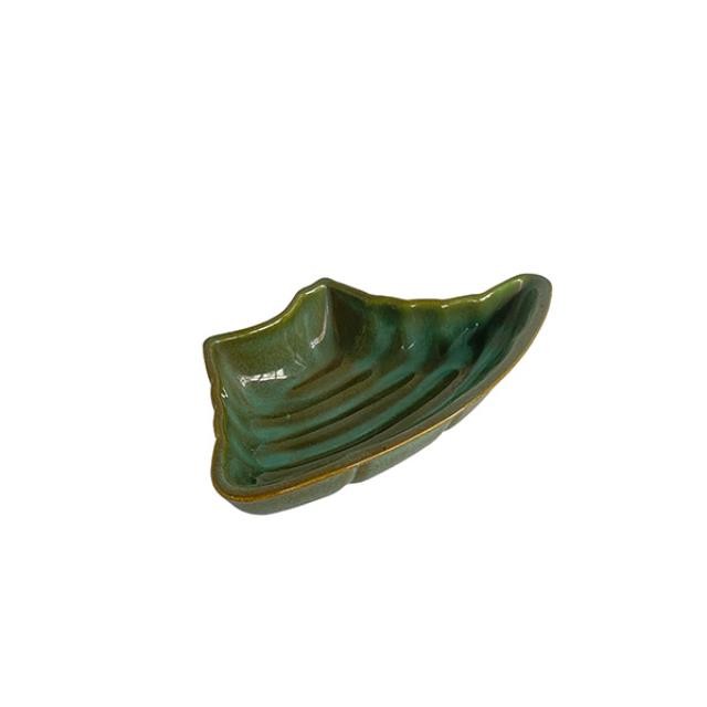 (09350077)CONDIMENT DISH-Green & Brown RAF Wing Dish w|Swirl Pattern in Center