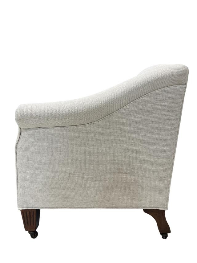 (40010363)SOFA-Off-White Vintage Designed Sofa on Castors